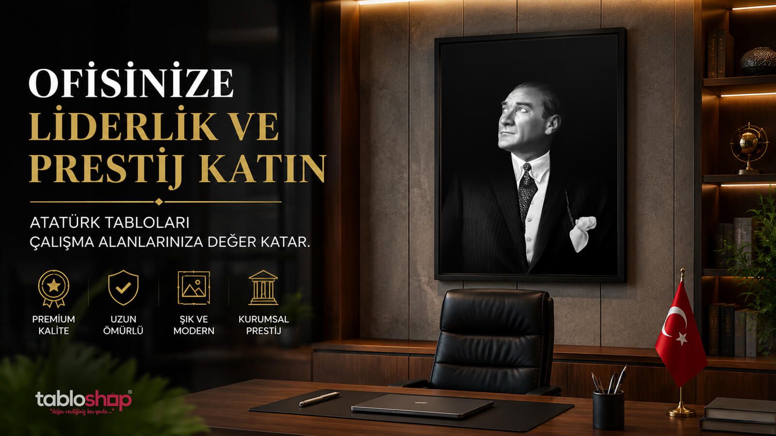 Modern yönetici ofisinde kullanılan siyah beyaz Atatürk portresi ile kurumsal ofis dekorasyonu örneği