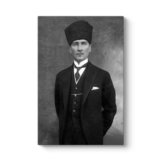 Kalpaklı Dikey Atatürk Tablosu