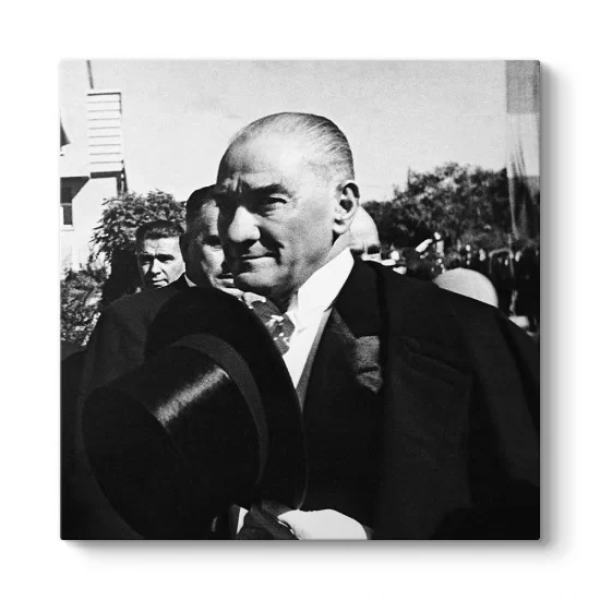 Şapkalı Atatürk Tablosu