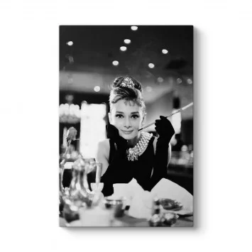 Audrey Hepburn - Cigarette Tablosu