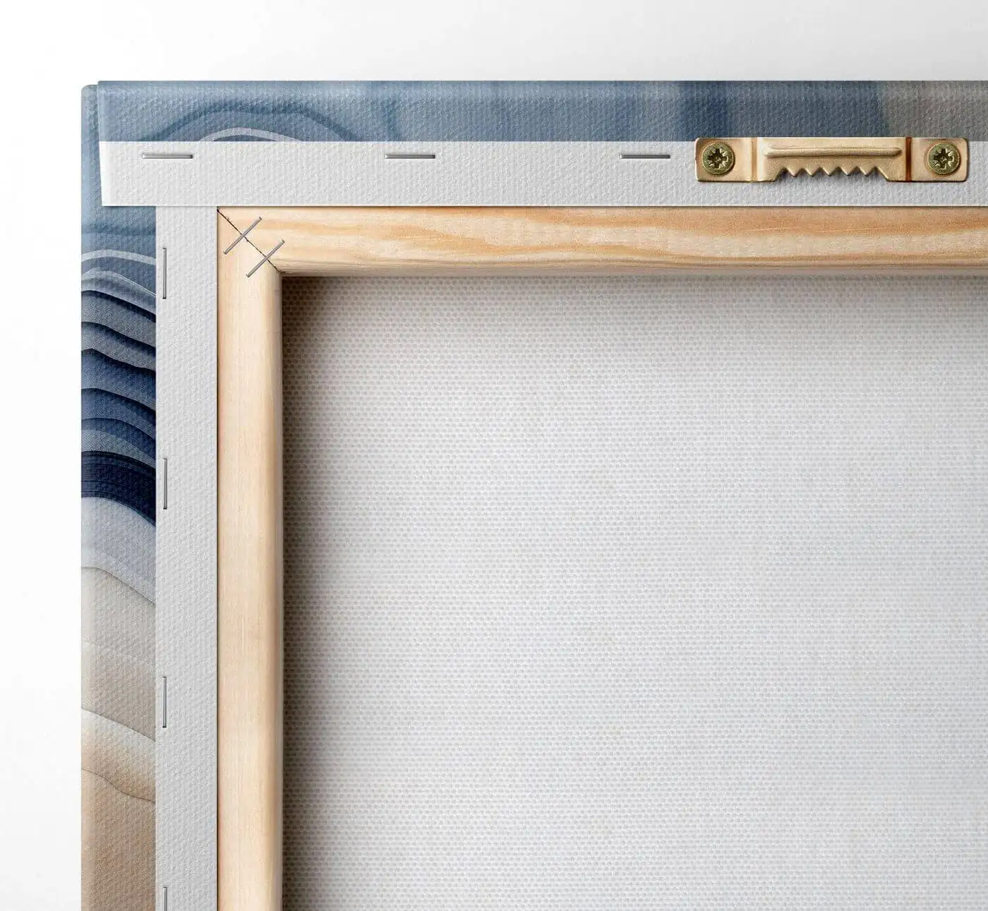 Kanvas tablonun arka yüzü: 3 × 4 cm fırınlanmış çam şase ve takılı askı aparatı